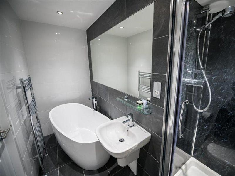 Kincaid House Hotel Milton of Campsie Экстерьер фото