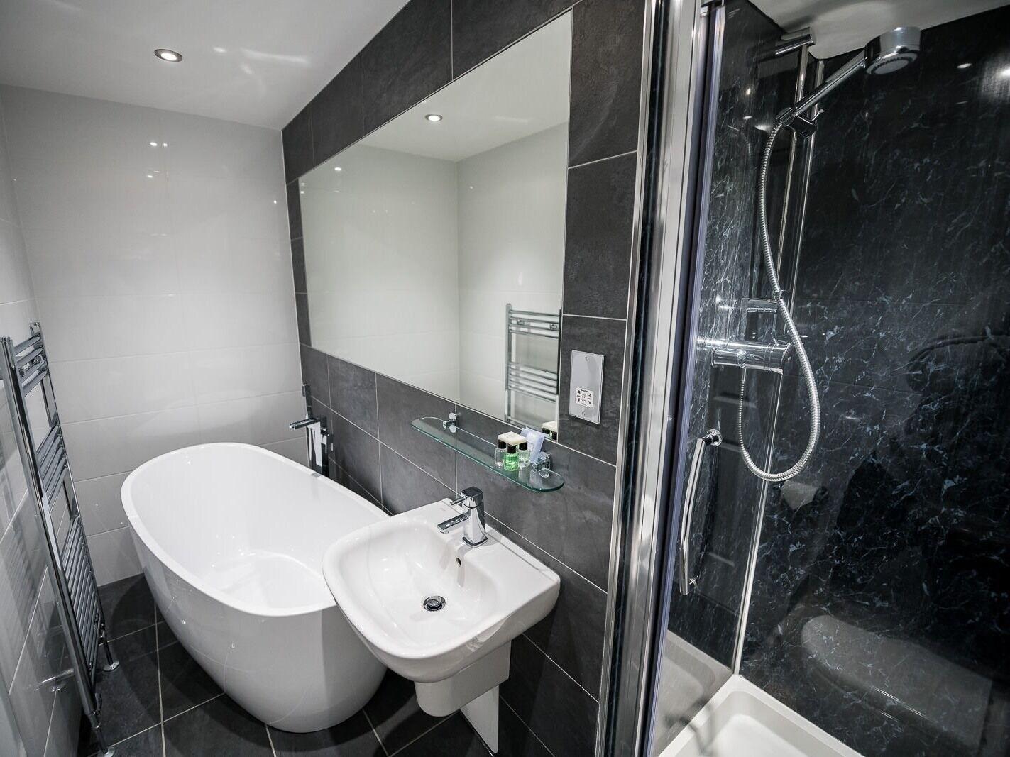 Kincaid House Hotel Milton of Campsie Экстерьер фото
